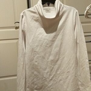 White top new size xs/s  length 25 pit to pit l7 inches